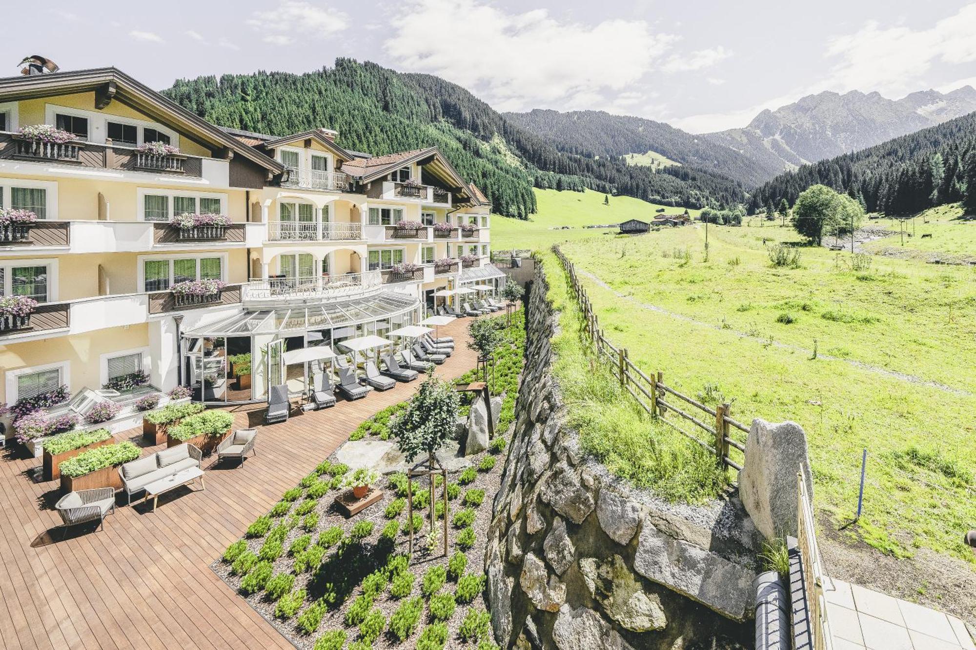 Traumhotel Alpina Superior --Yoga Und Ayurvedahotel (Adults Only) Gerlos Exterior photo